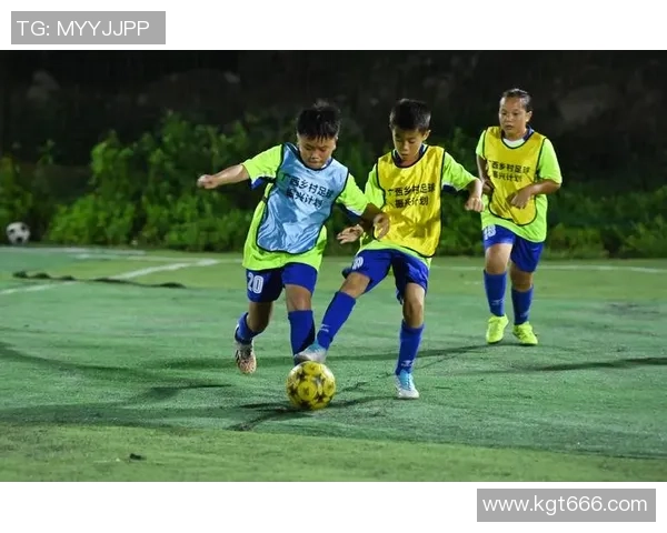 足球巨星与乡村女孩的浪漫爱情故事在绿茵场外绽放温情与梦想