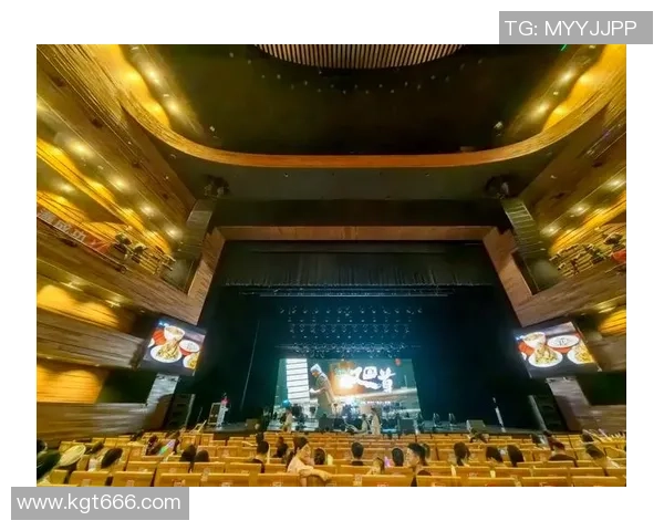 重庆羽毛球队在钻石联赛中的崛起与成长历程全景揭秘 重庆羽毛球队在钻石联赛中的崛起与成长历程全景揭秘